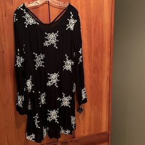 NWT Dress/Tunic - Black With White Flowers XXL